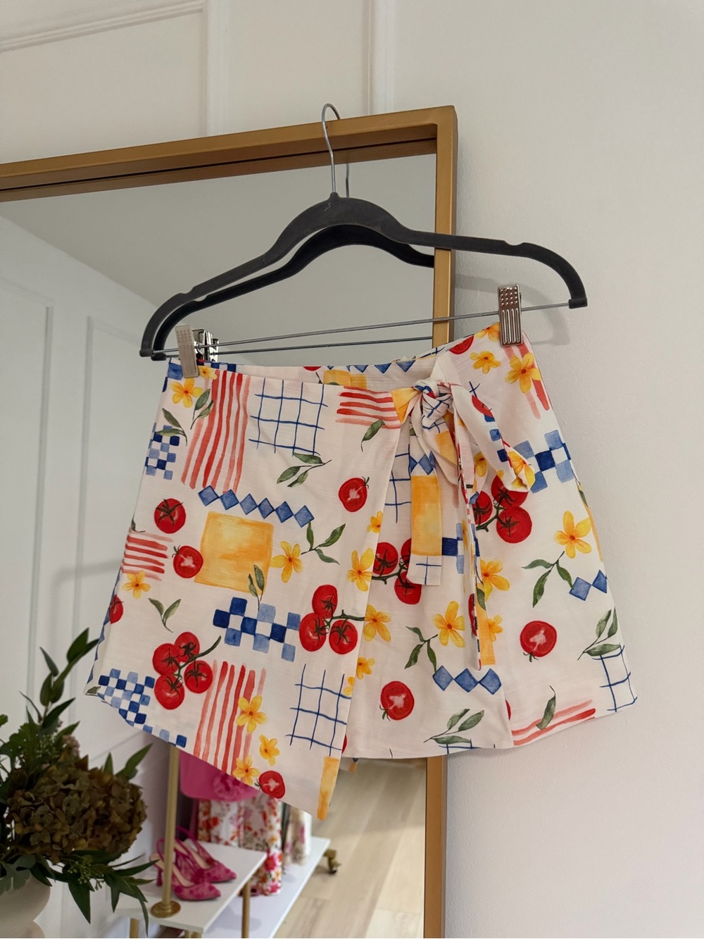 NWT Showpo Floral & Tomato Print Tie-Waist Skort - White, Red, Yellow, Blue